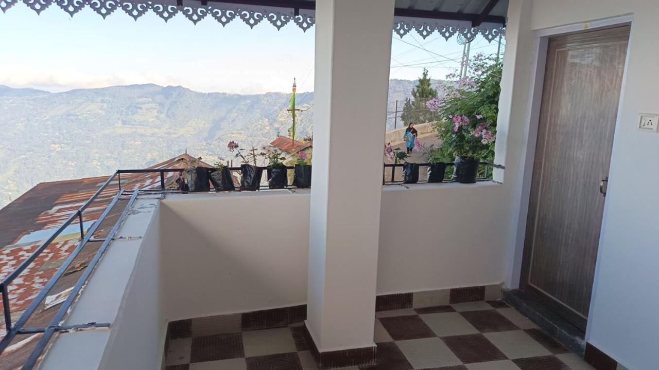 Tashi Delek Home Stay ดาร์จีลิง ภายนอก รูปภาพ